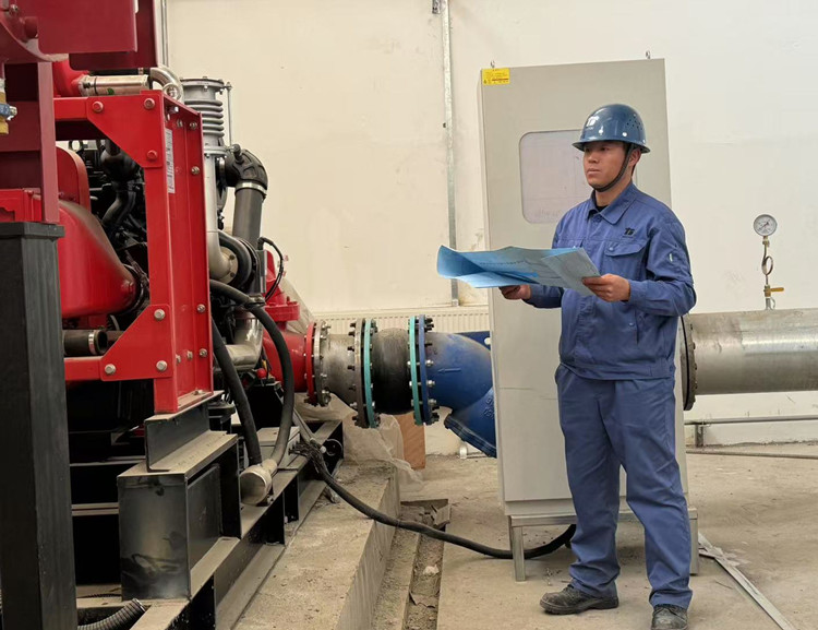 第三屆“大友標(biāo)兵”  呂建柱